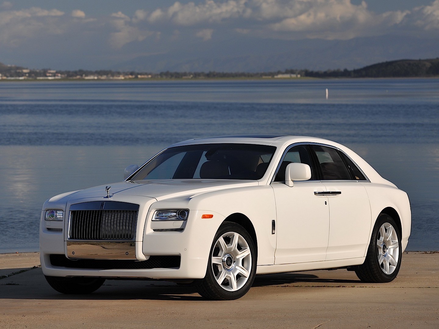 Rolls-Royce Ghost photo 37