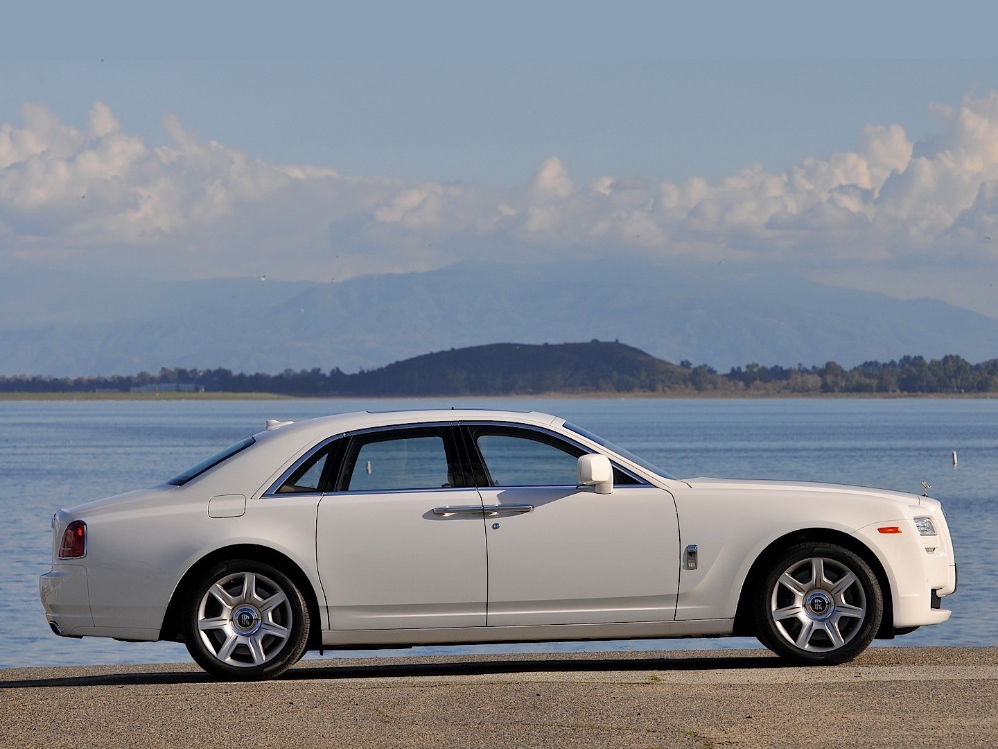Rolls-Royce Ghost photo 52