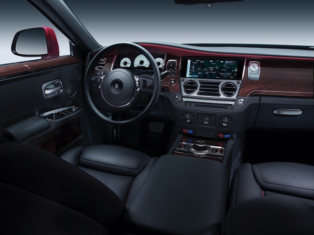 Rolls-Royce Ghost photo 2