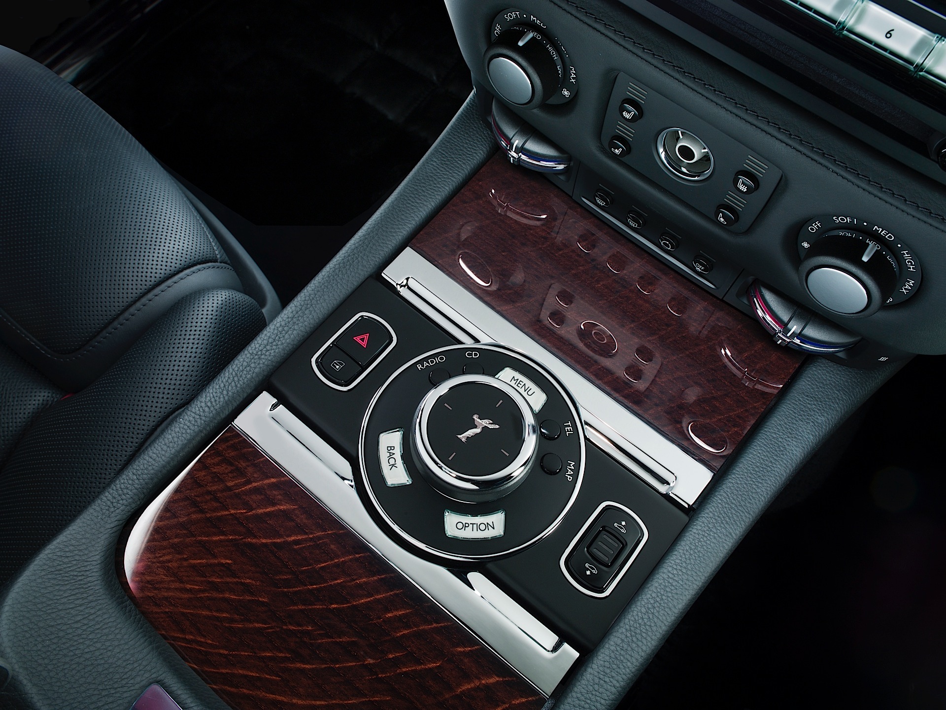 Rolls-Royce Ghost photo 3