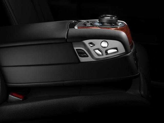 Rolls-Royce Ghost photo 8