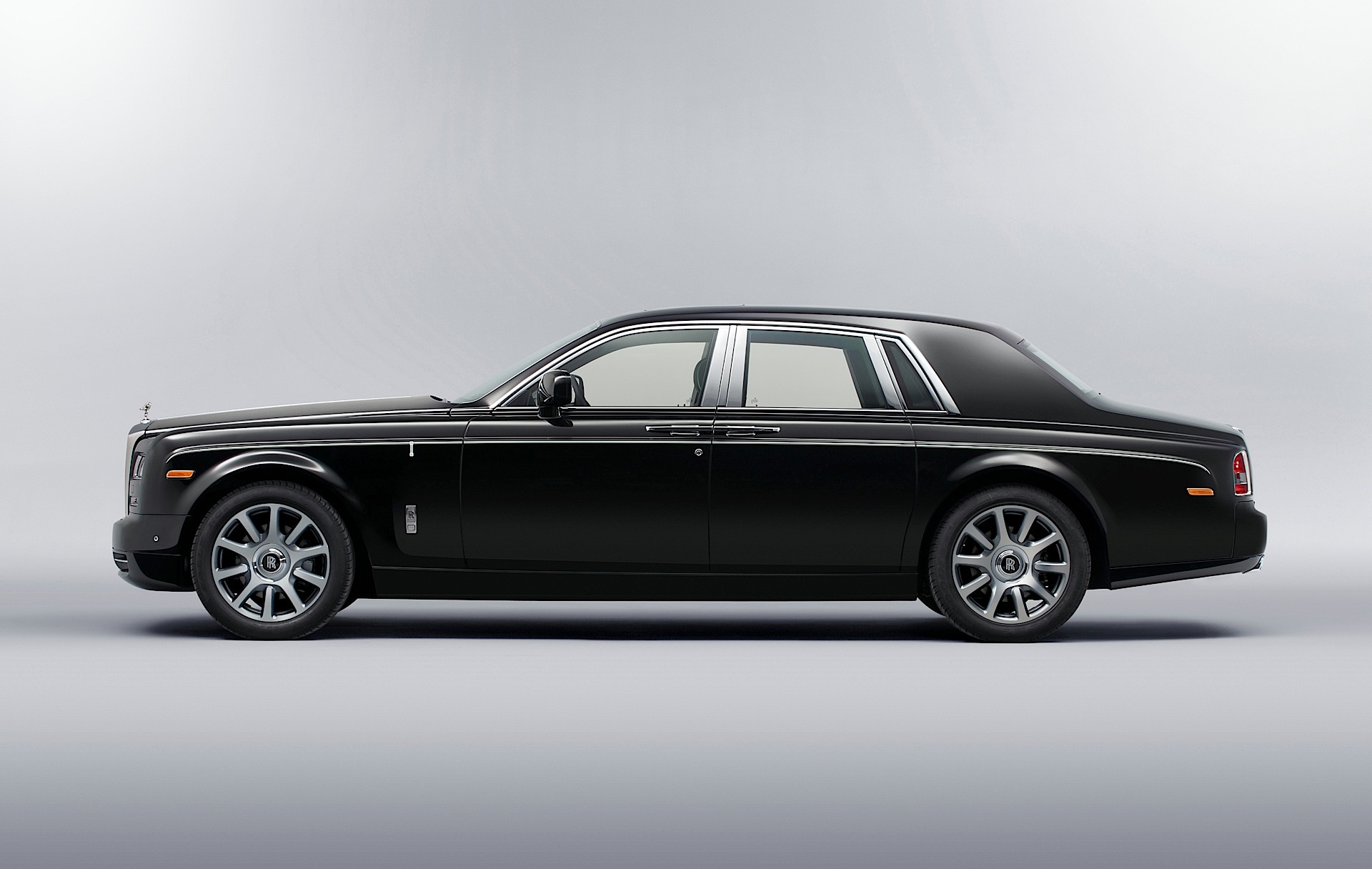 Rolls-Royce Phantom photo 26