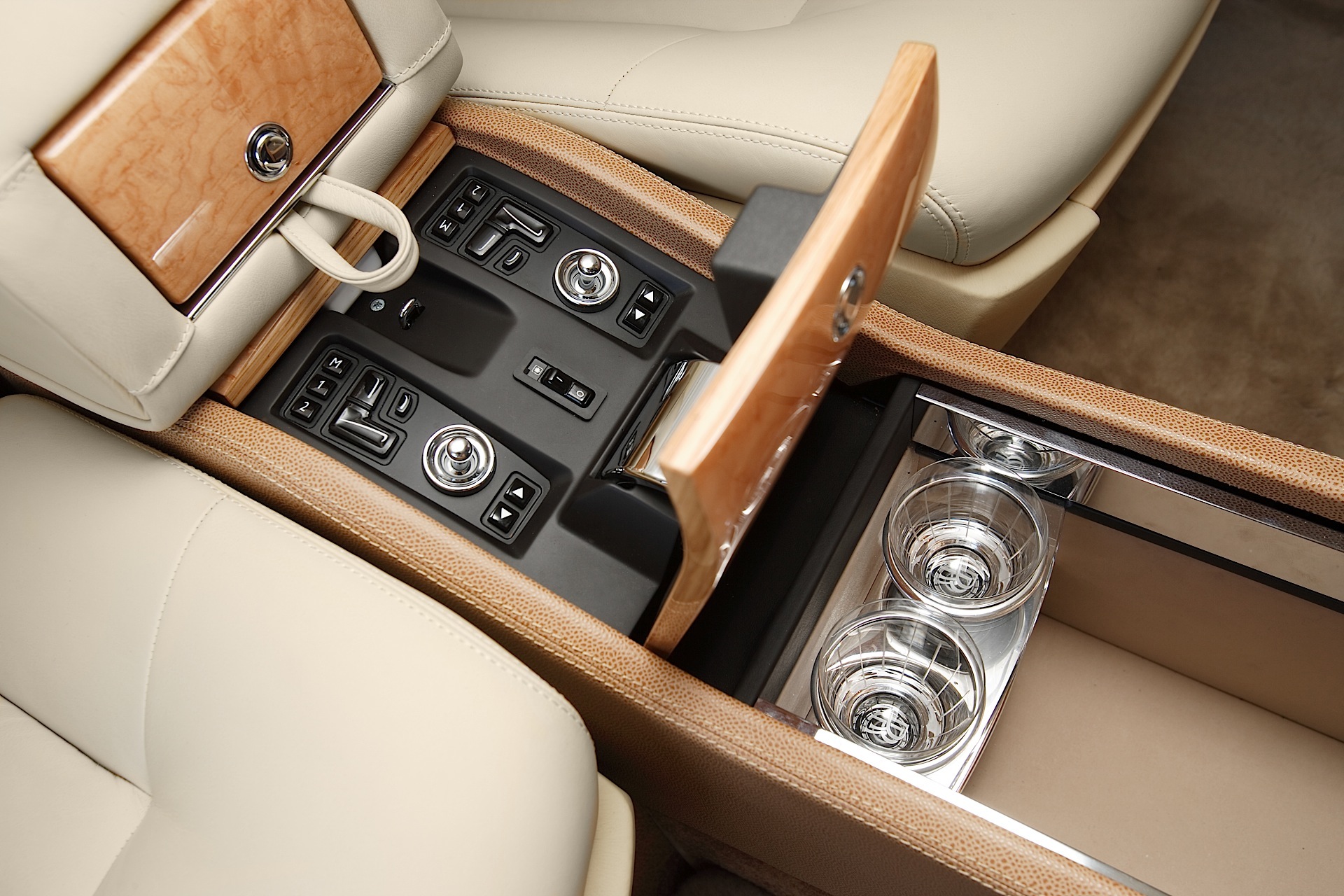 Rolls-Royce Phantom photo 56