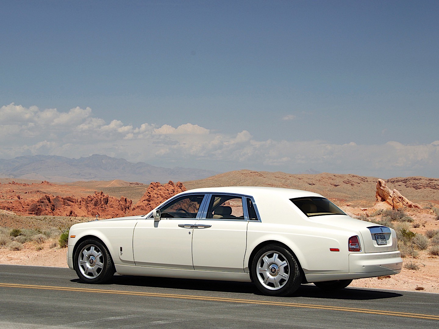 Rolls-Royce Phantom photo 15