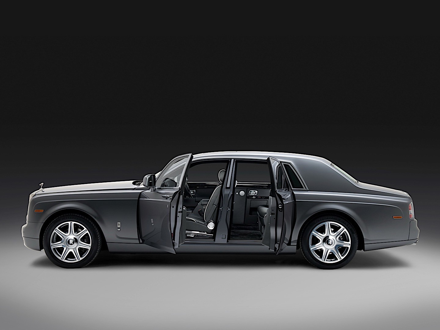 Rolls-Royce Phantom photo 16