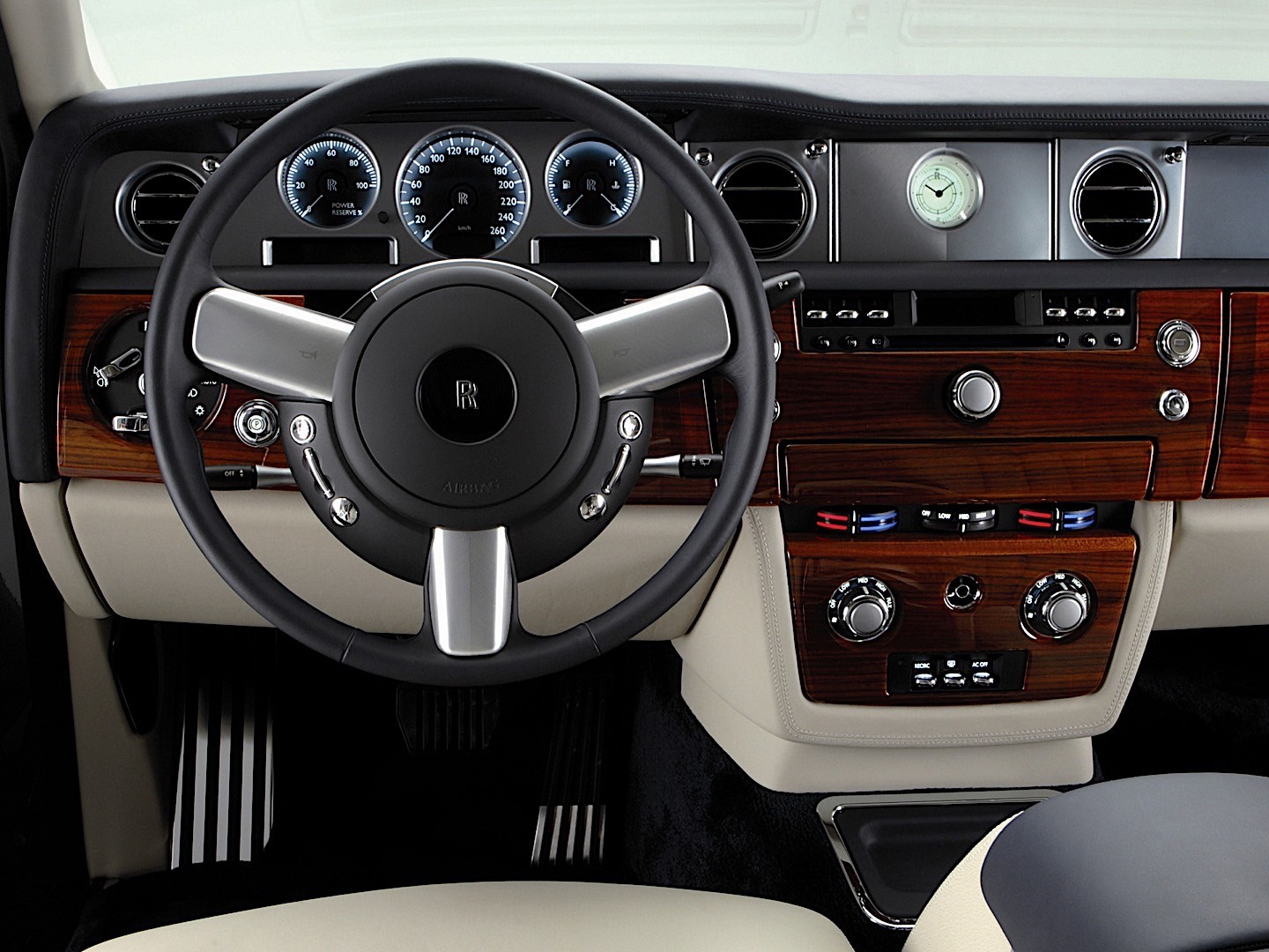 Rolls-Royce Phantom photo 20