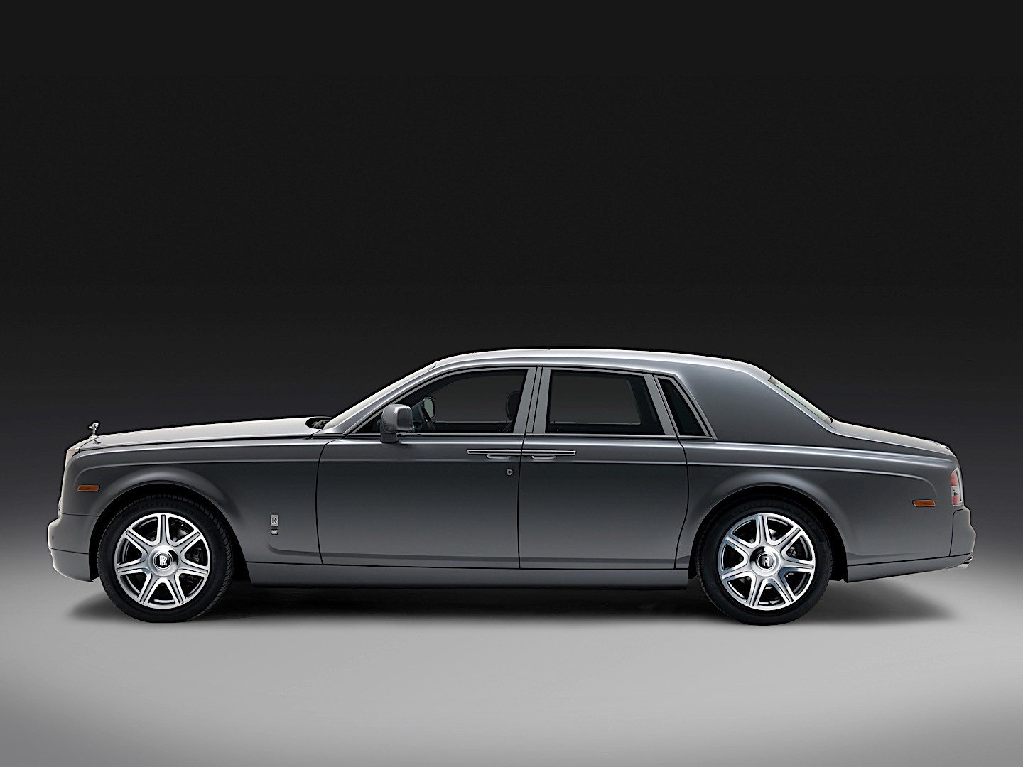 Rolls-Royce Phantom photo 17