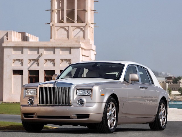 Rolls-Royce Phantom photo 3