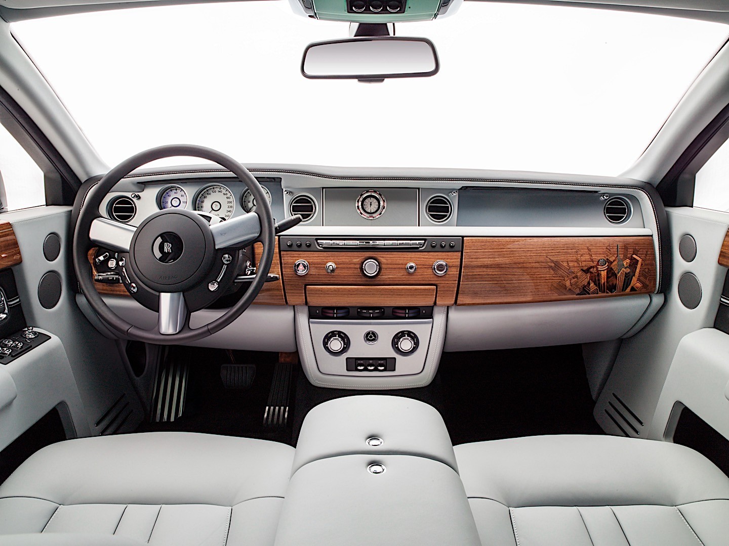 Rolls-Royce Phantom photo 30