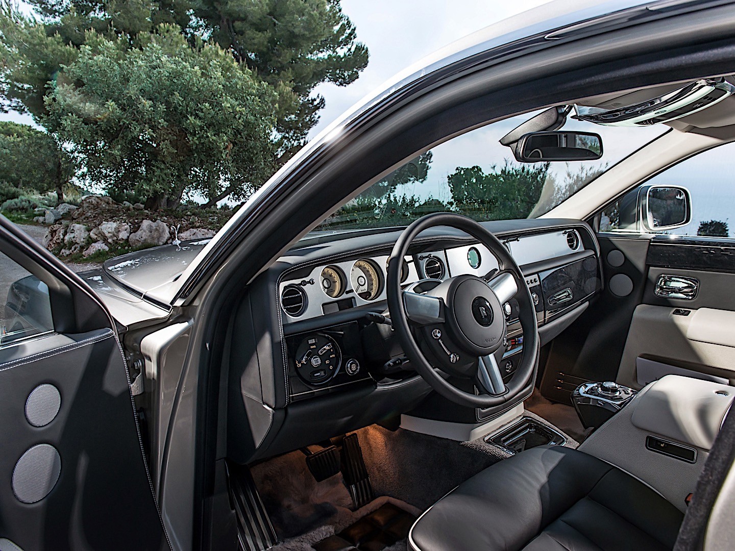 Rolls-Royce Phantom photo 32