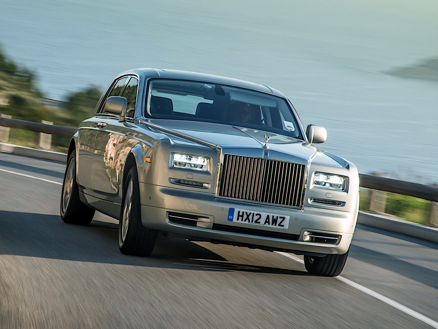 Rolls-Royce Phantom photo 4