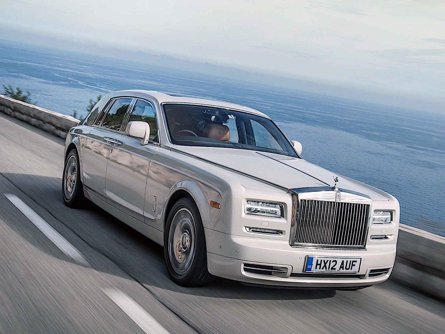 Rolls-Royce Phantom photo 5