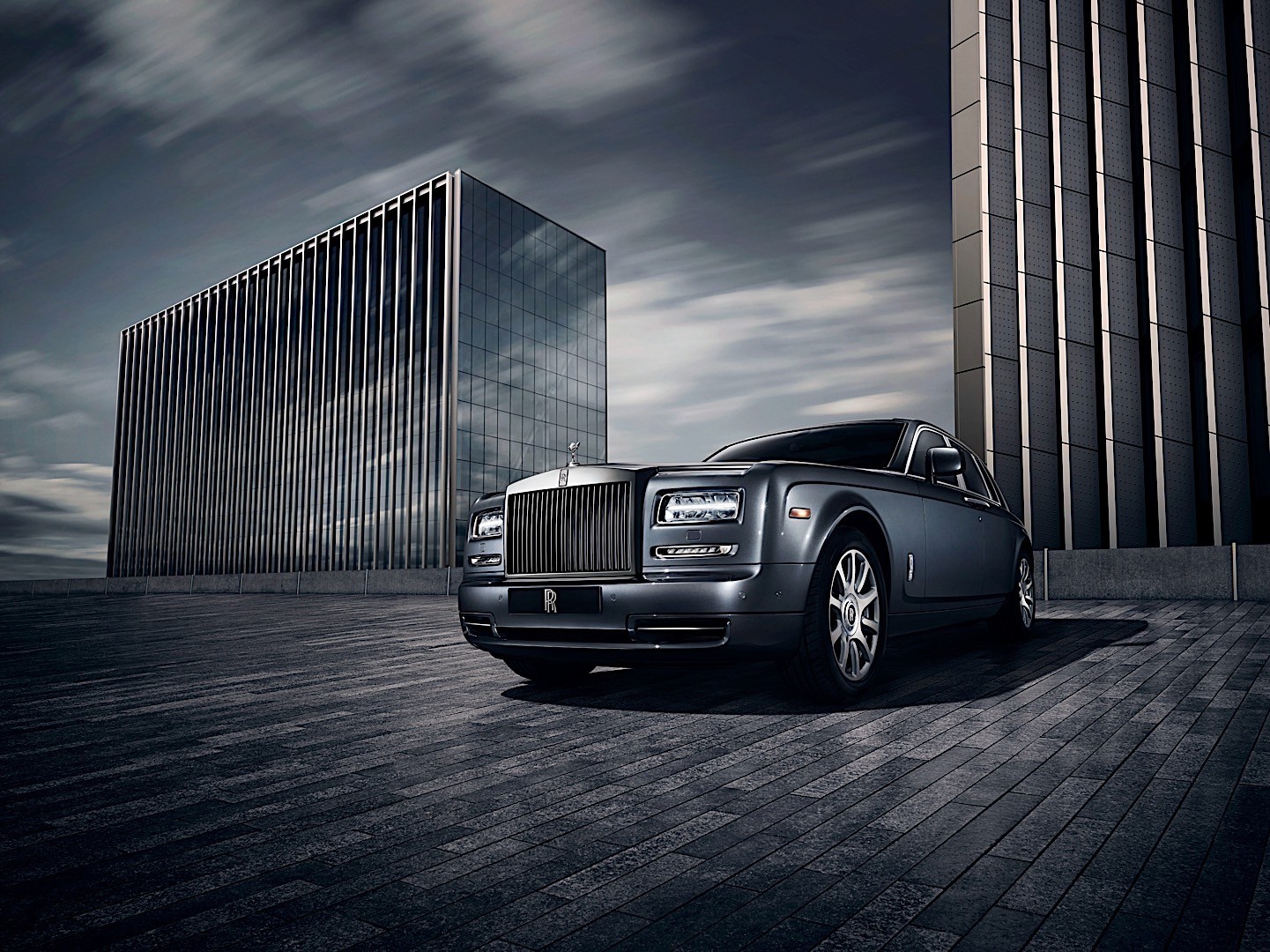 Rolls-Royce Phantom photo 7