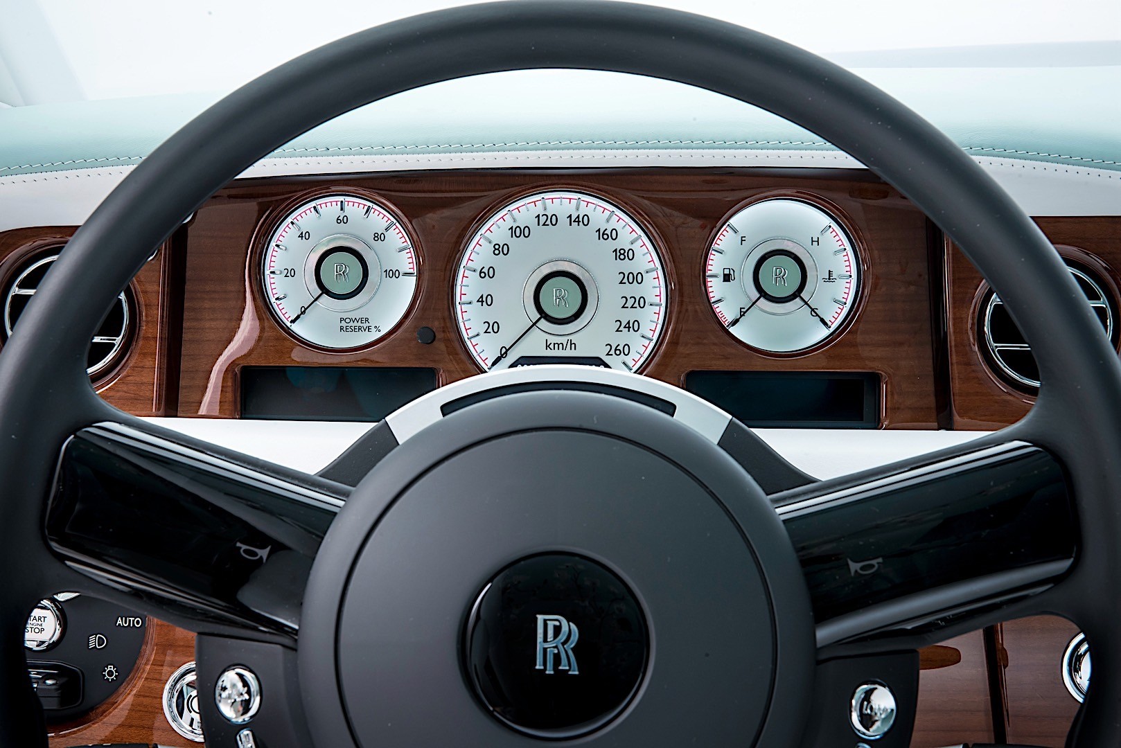 Rolls-Royce Phantom photo 27