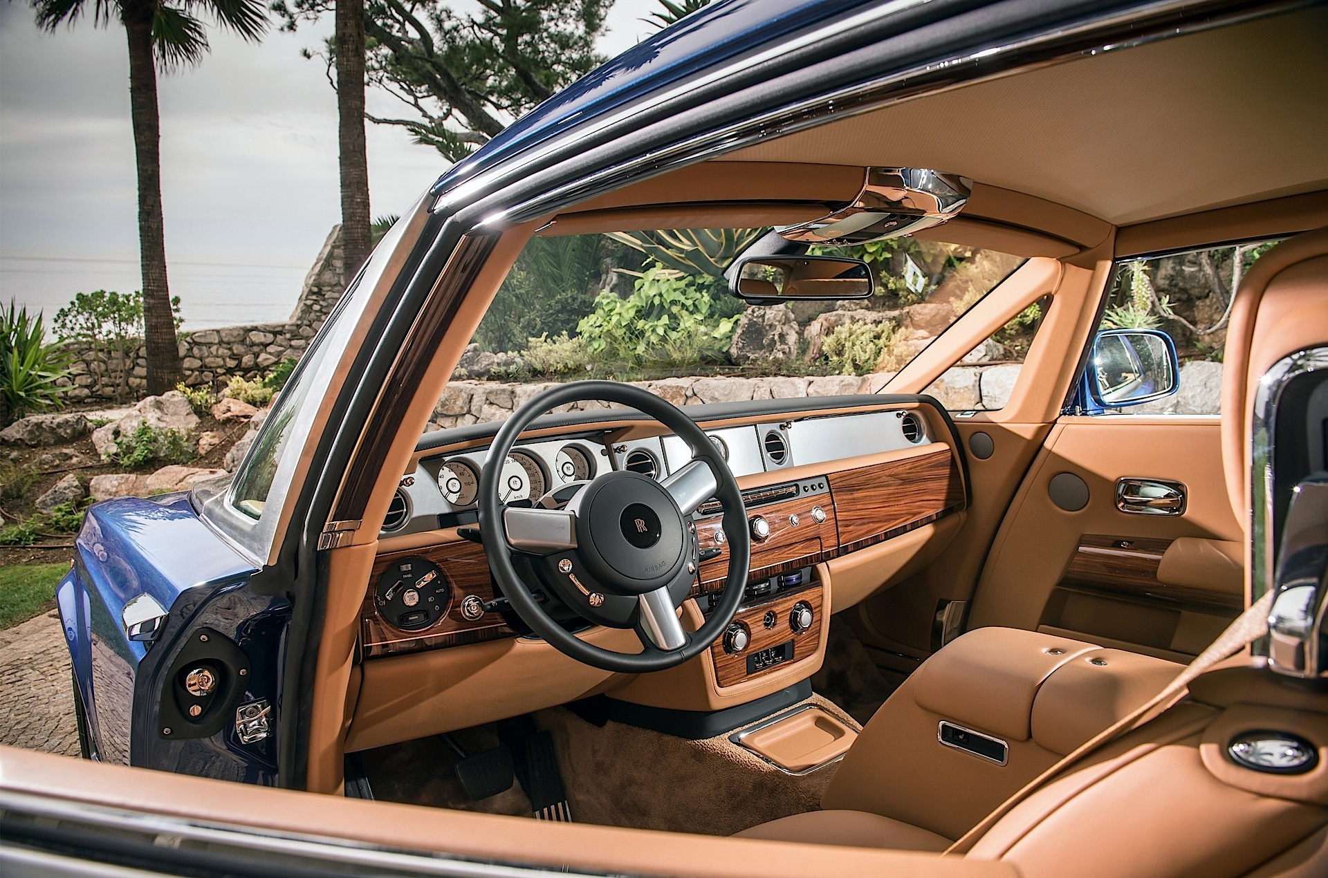Rolls-Royce Phantom photo 81