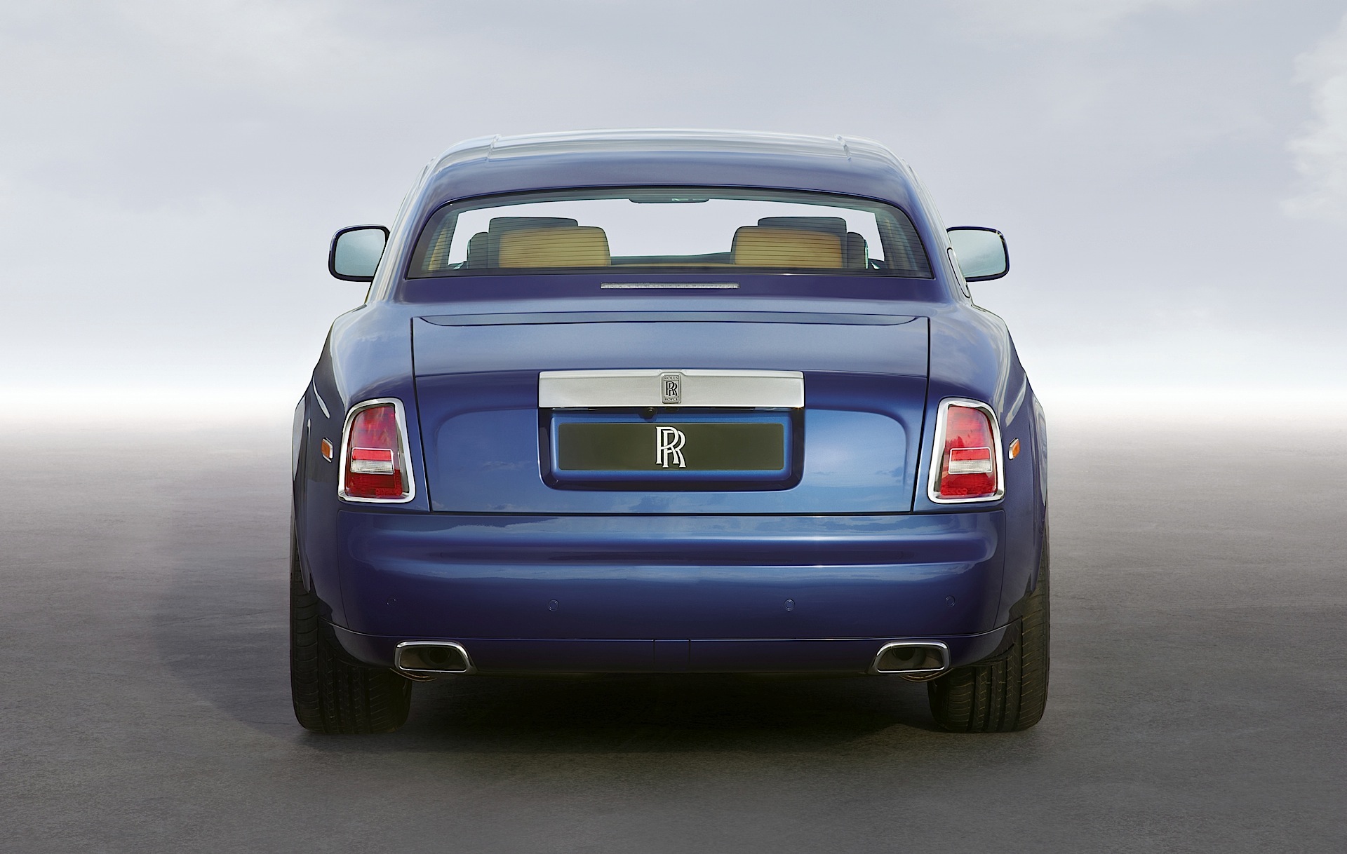 Rolls-Royce Phantom photo 23