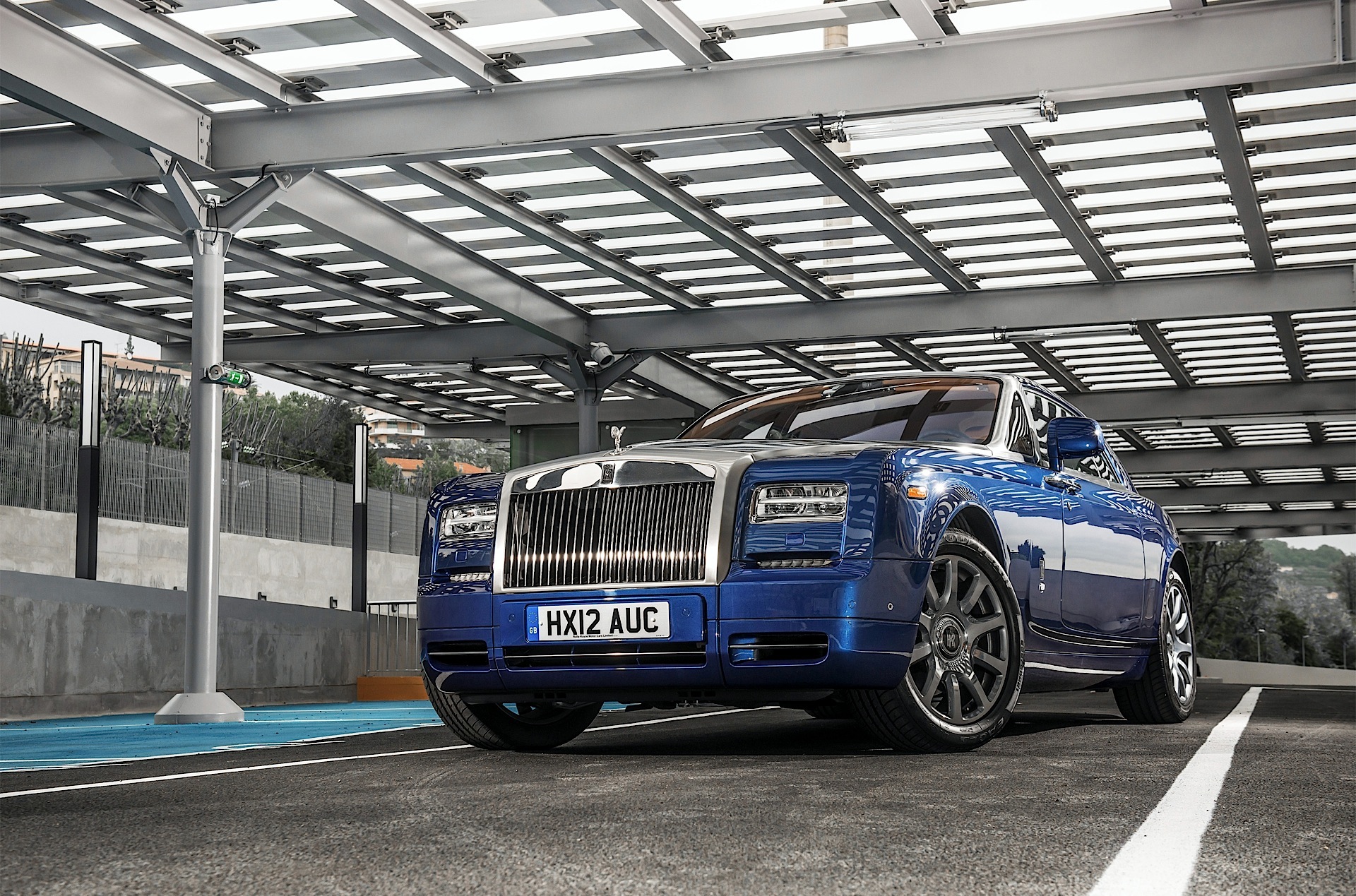 Rolls-Royce Phantom photo 26