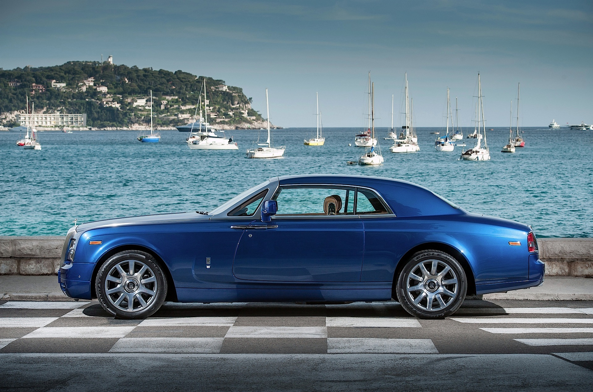 Rolls-Royce Phantom photo 30