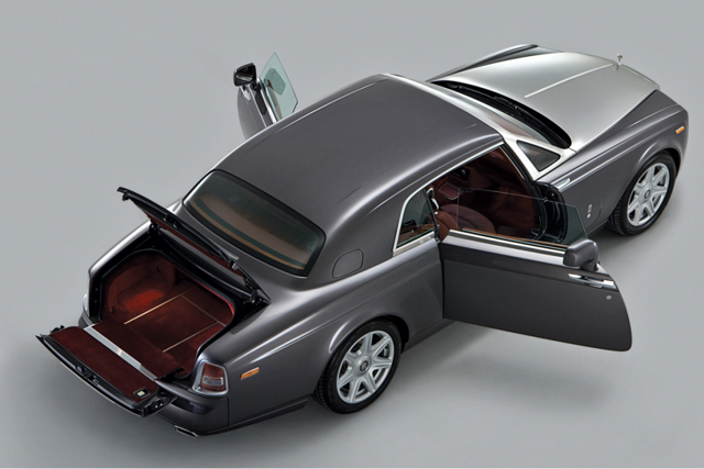 Rolls-Royce Phantom photo 3