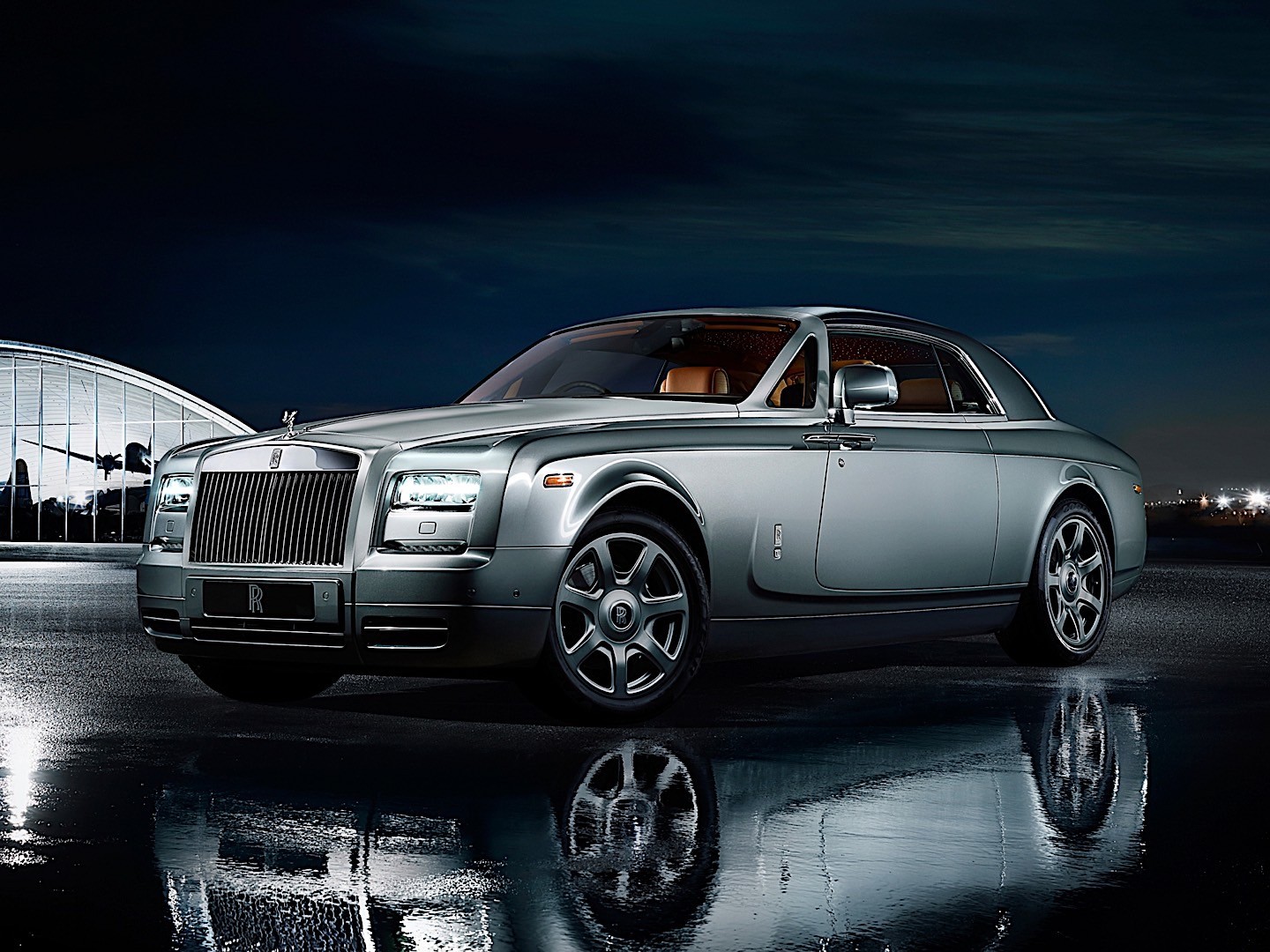 Rolls-Royce Phantom photo 2