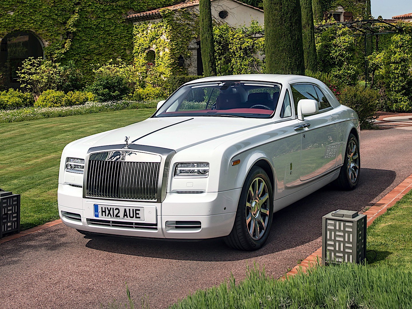 Rolls-Royce Phantom photo 12