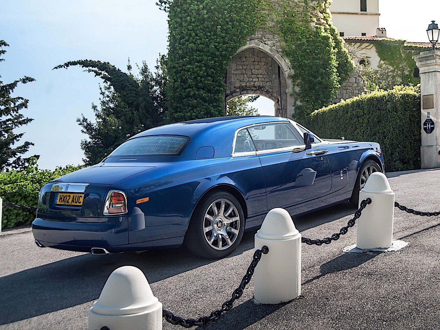 Rolls-Royce Phantom photo 14