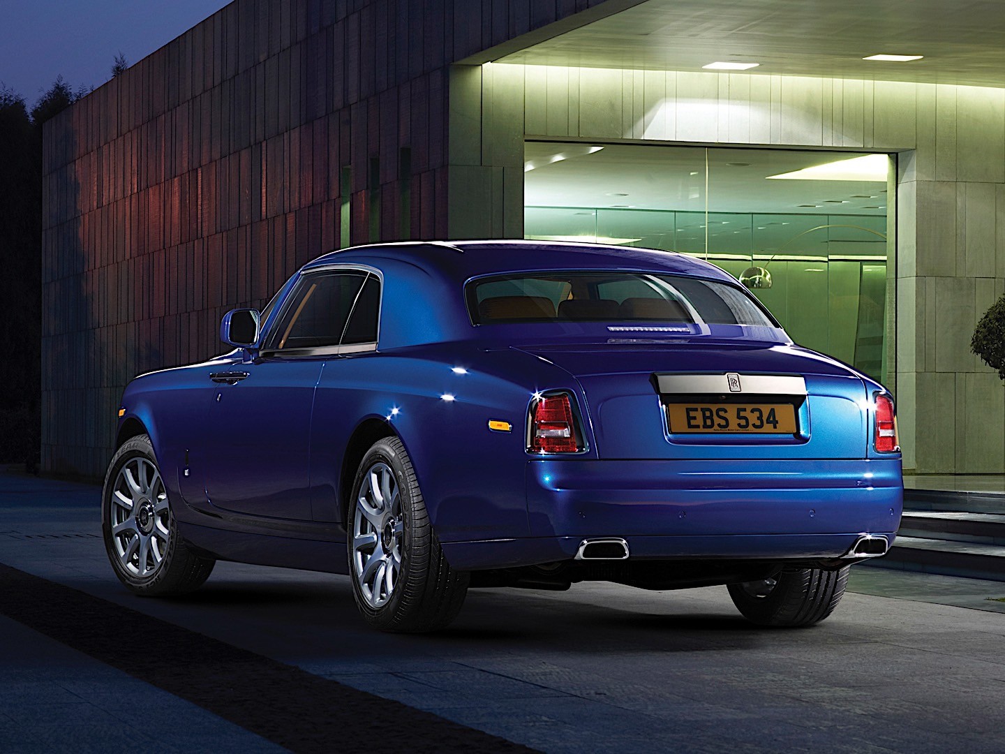 Rolls-Royce Phantom photo 16