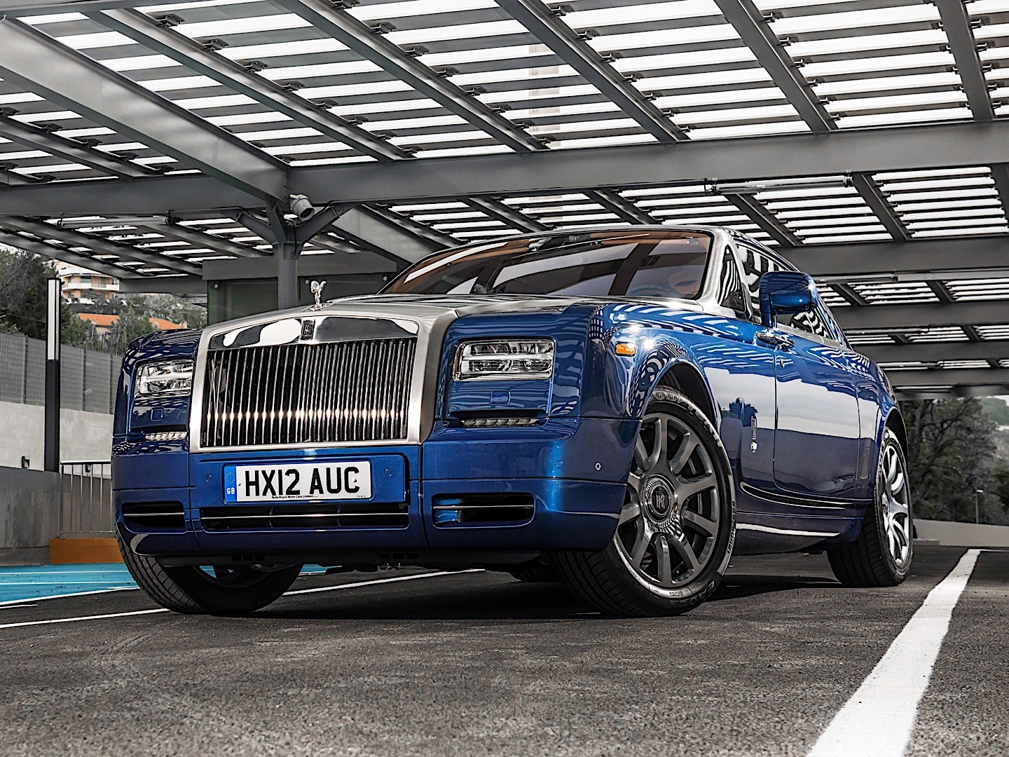 Rolls-Royce Phantom photo 24