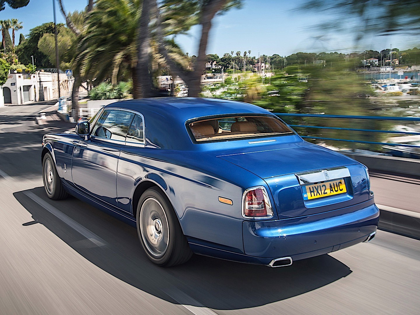 Rolls-Royce Phantom photo 29