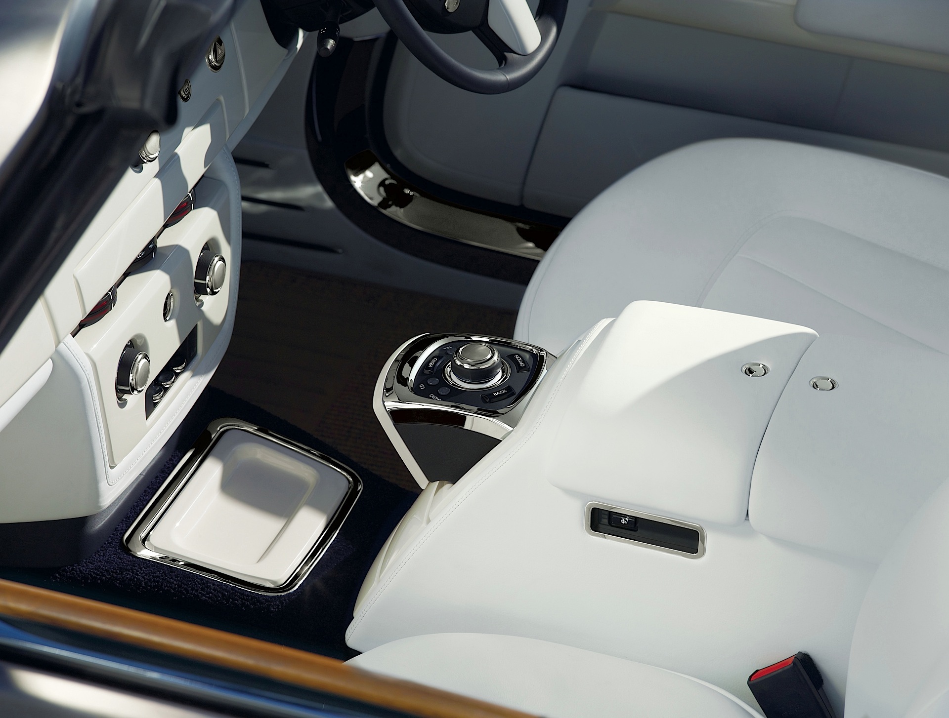 Rolls-Royce Phantom photo 38