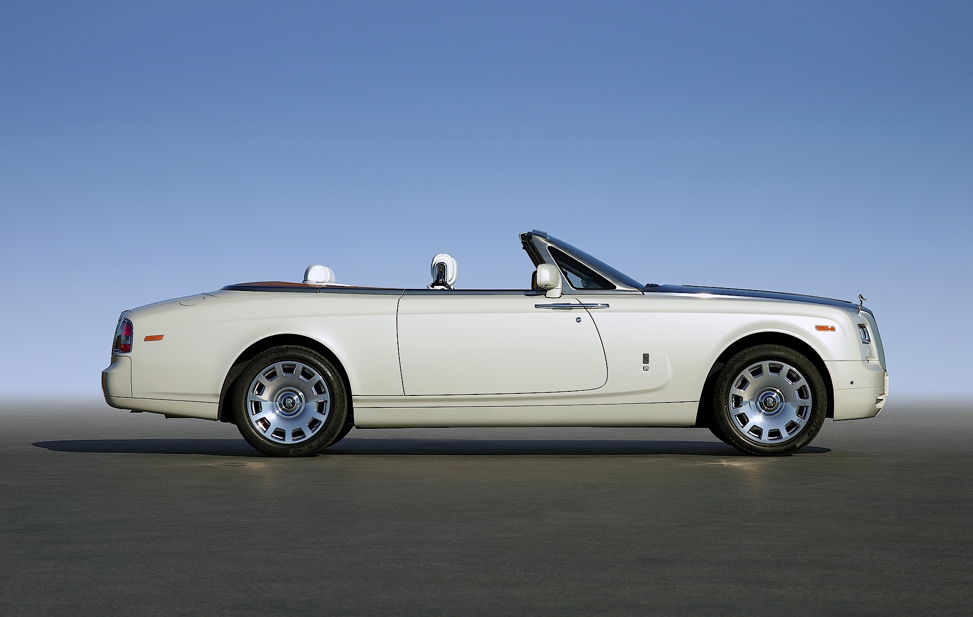 Rolls-Royce Phantom photo 20