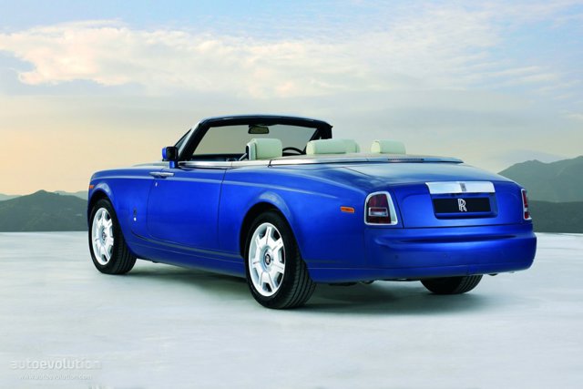 Rolls-Royce Phantom photo 2
