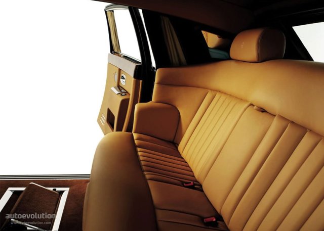 Rolls-Royce Phantom photo 5