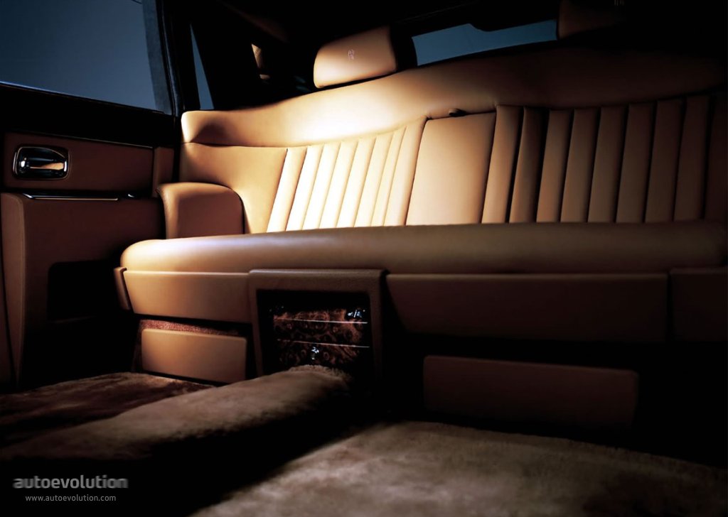 Rolls-Royce Phantom photo 6