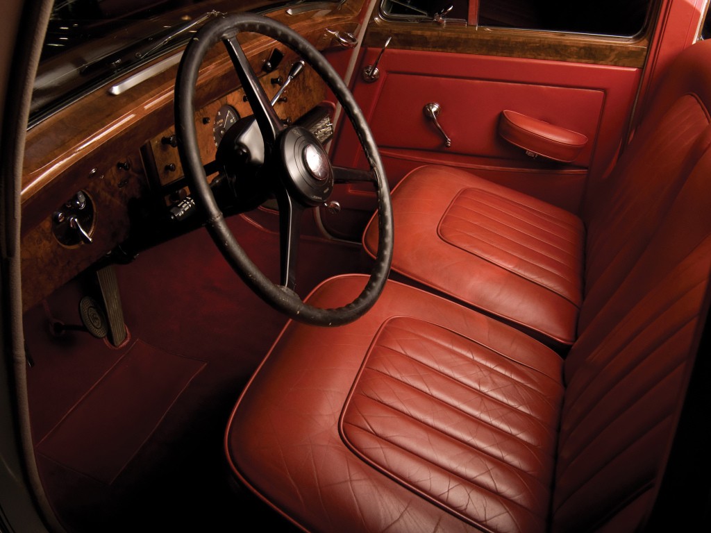 Rolls-Royce Silver Dawn photo 8