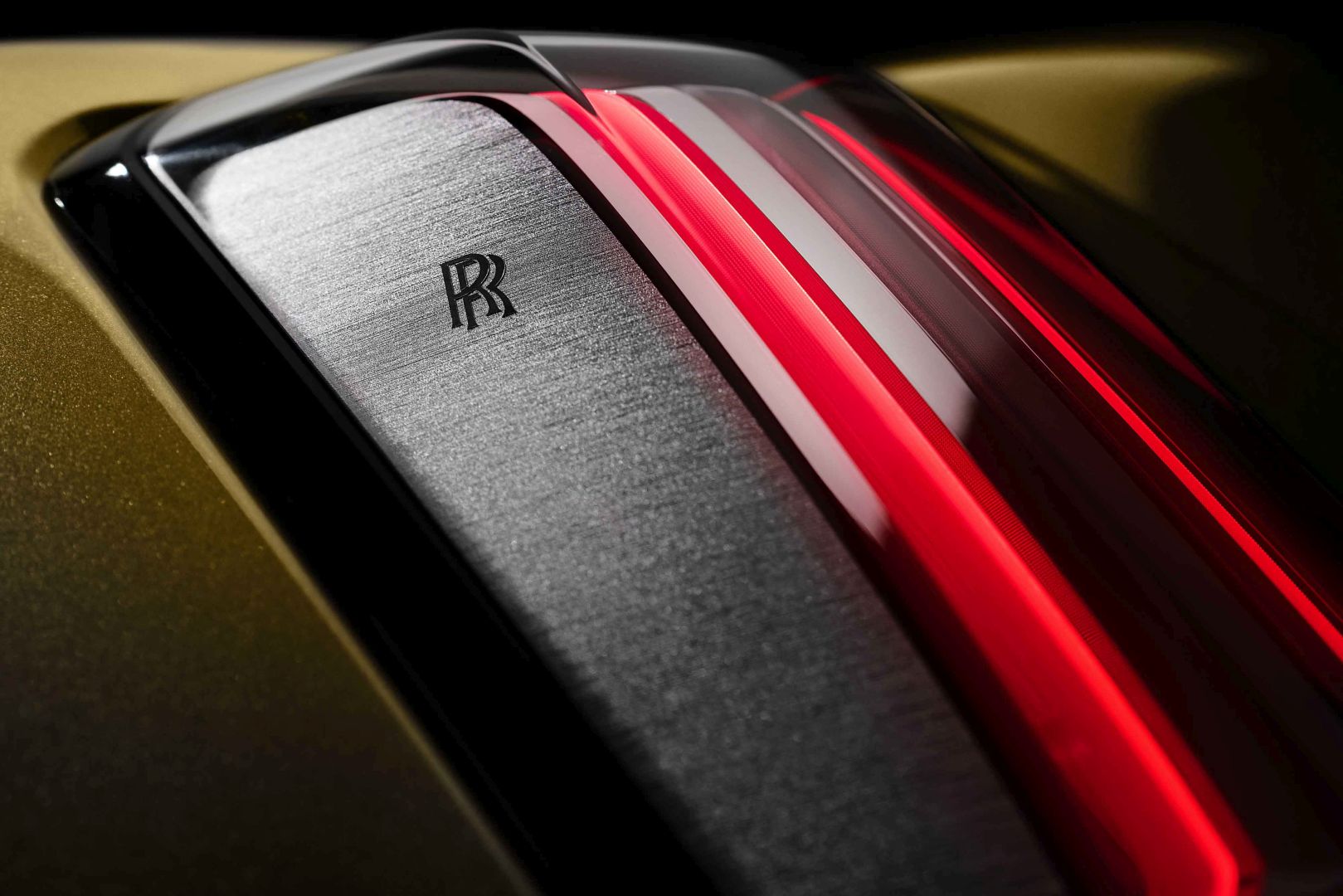 Rolls-Royce Spectre photo 4