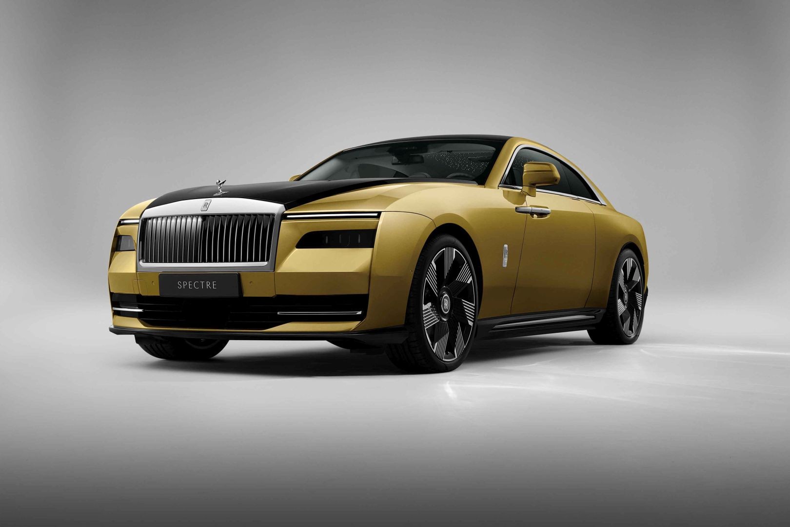 Rolls-Royce Spectre photo 7