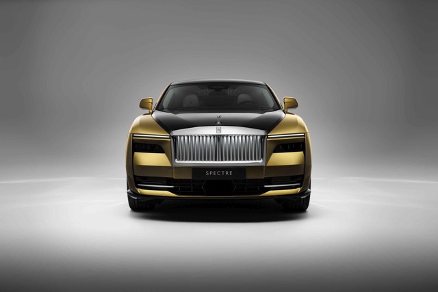 Rolls-Royce Spectre photo 8