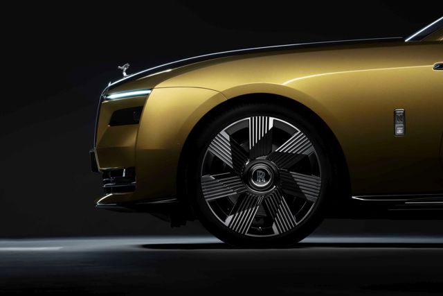 Rolls-Royce Spectre photo 15