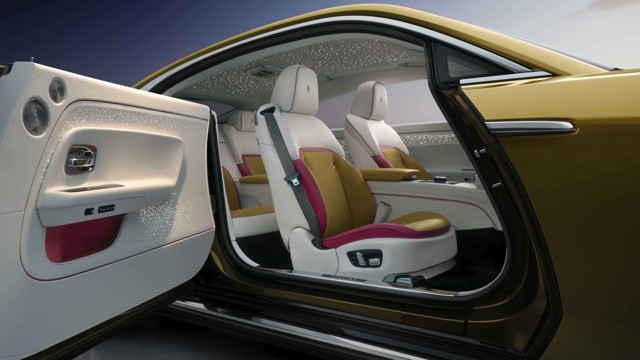 Rolls-Royce Spectre photo 24
