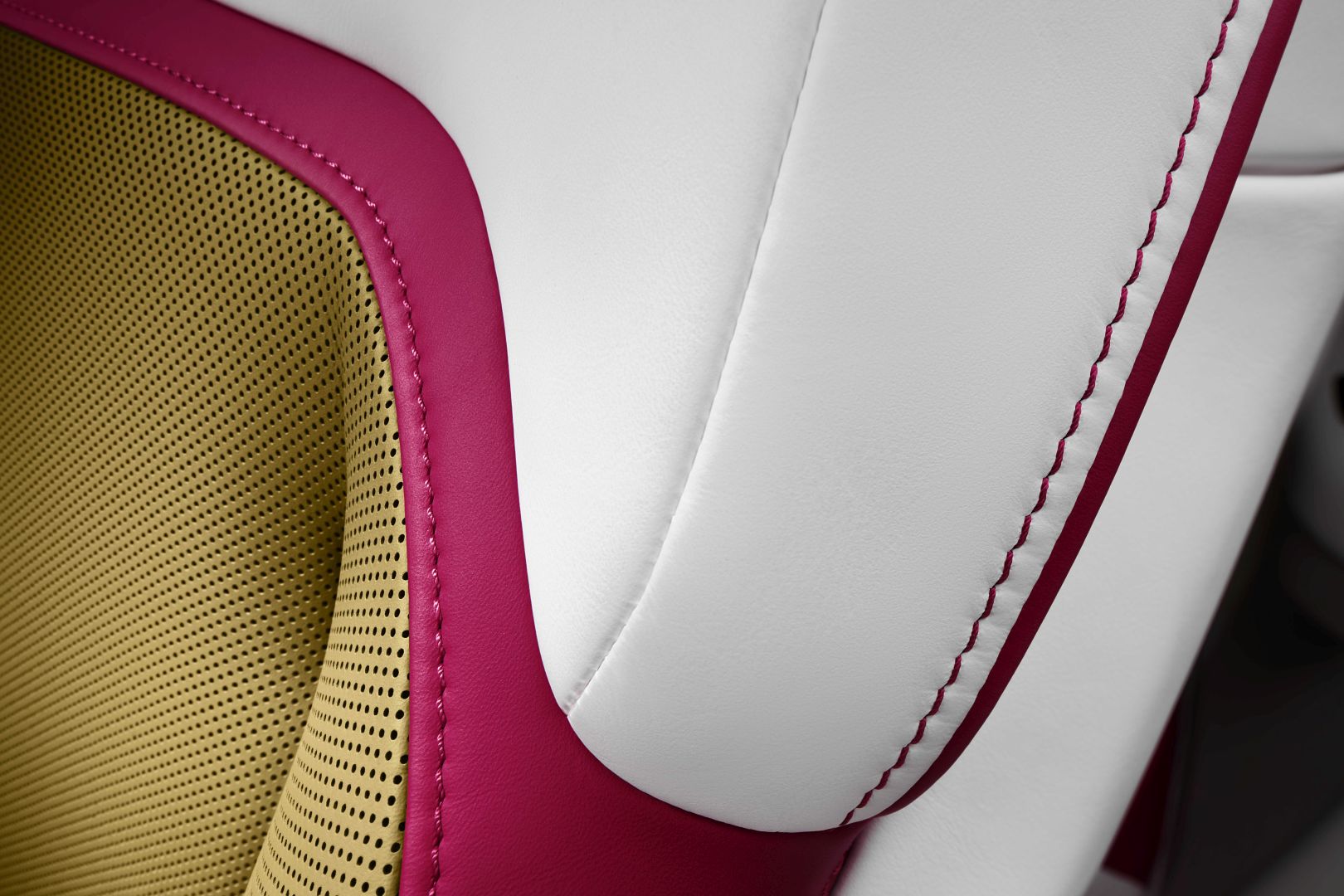 Rolls-Royce Spectre photo 29