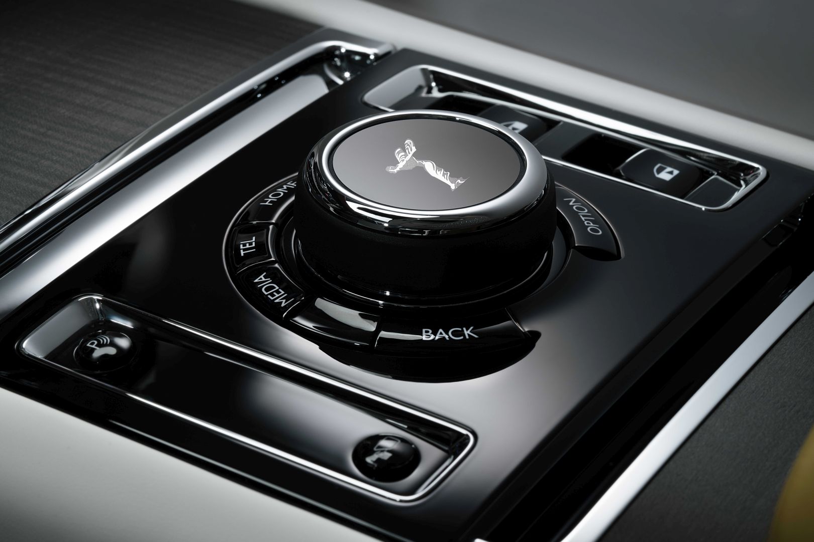 Rolls-Royce Spectre photo 30