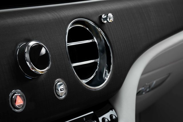 Rolls-Royce Spectre photo 33