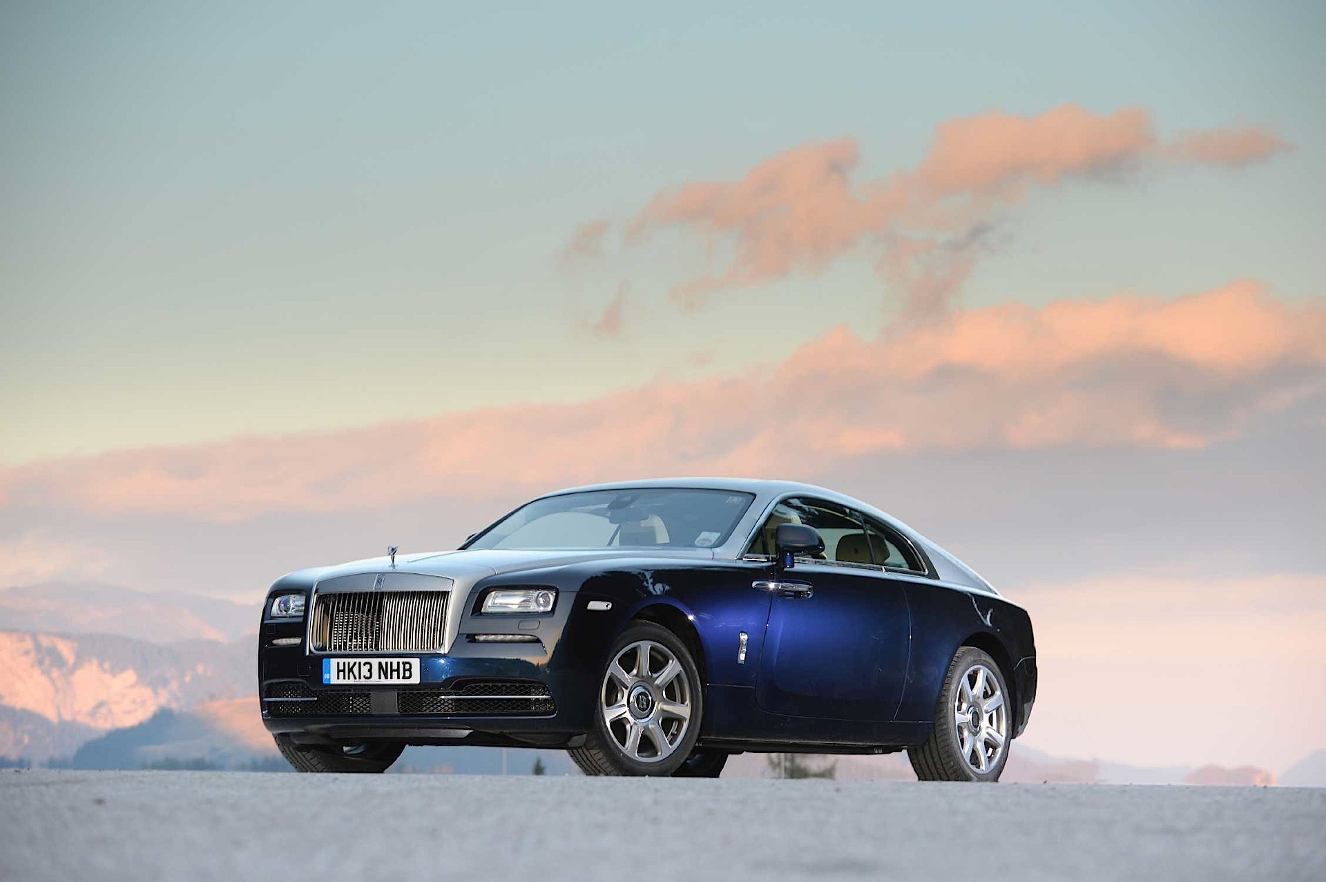 Rolls-Royce Wraith photo 14