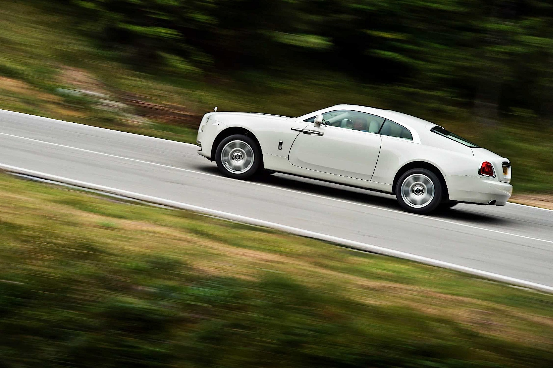 Rolls-Royce Wraith photo 31