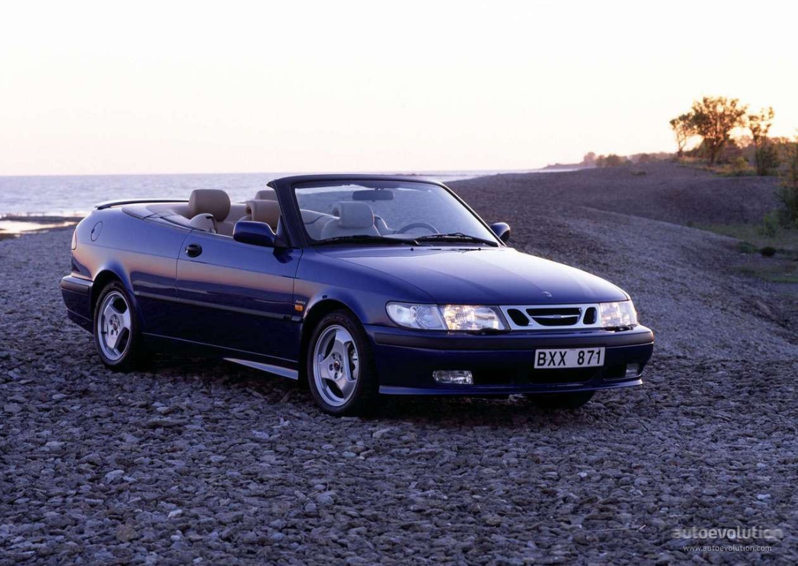 Saab 9-3 Convertible photo 2