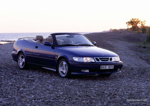 Saab 9-3 Convertible photo 2