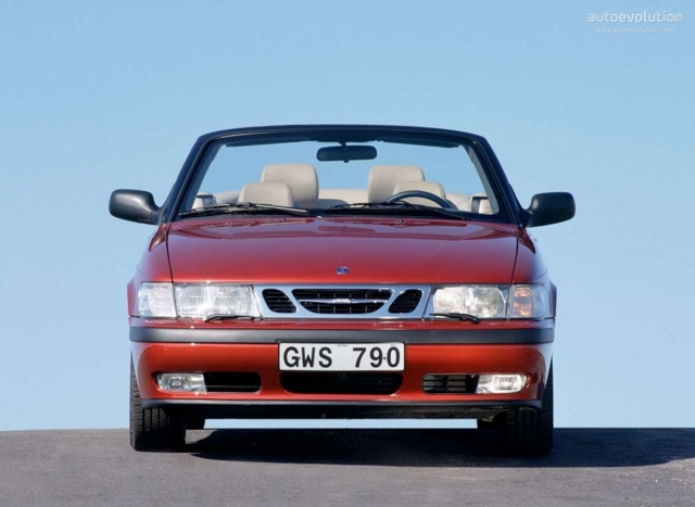 Saab 9-3 Convertible photo 2