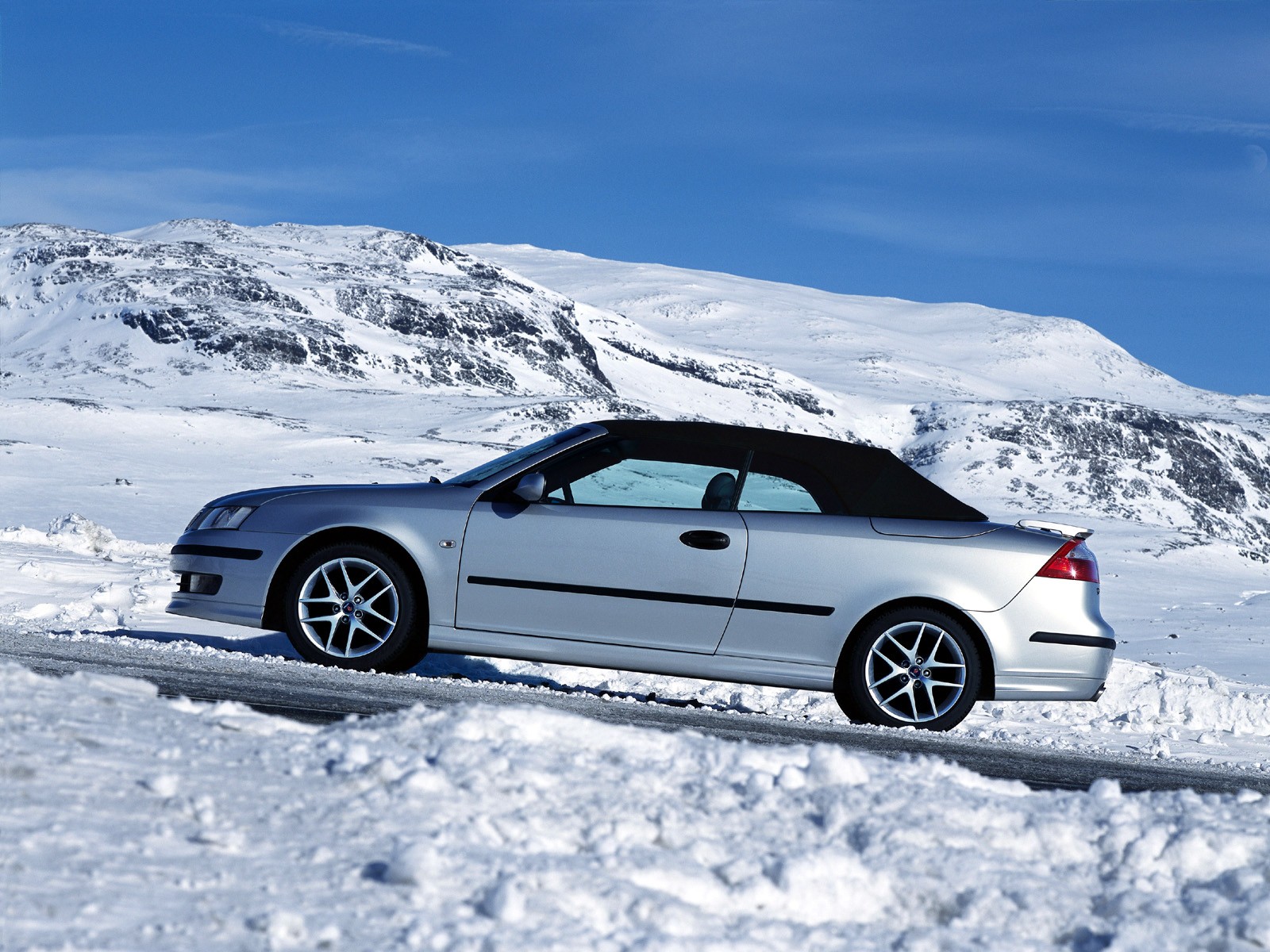 Saab 9-3 Convertible photo 40