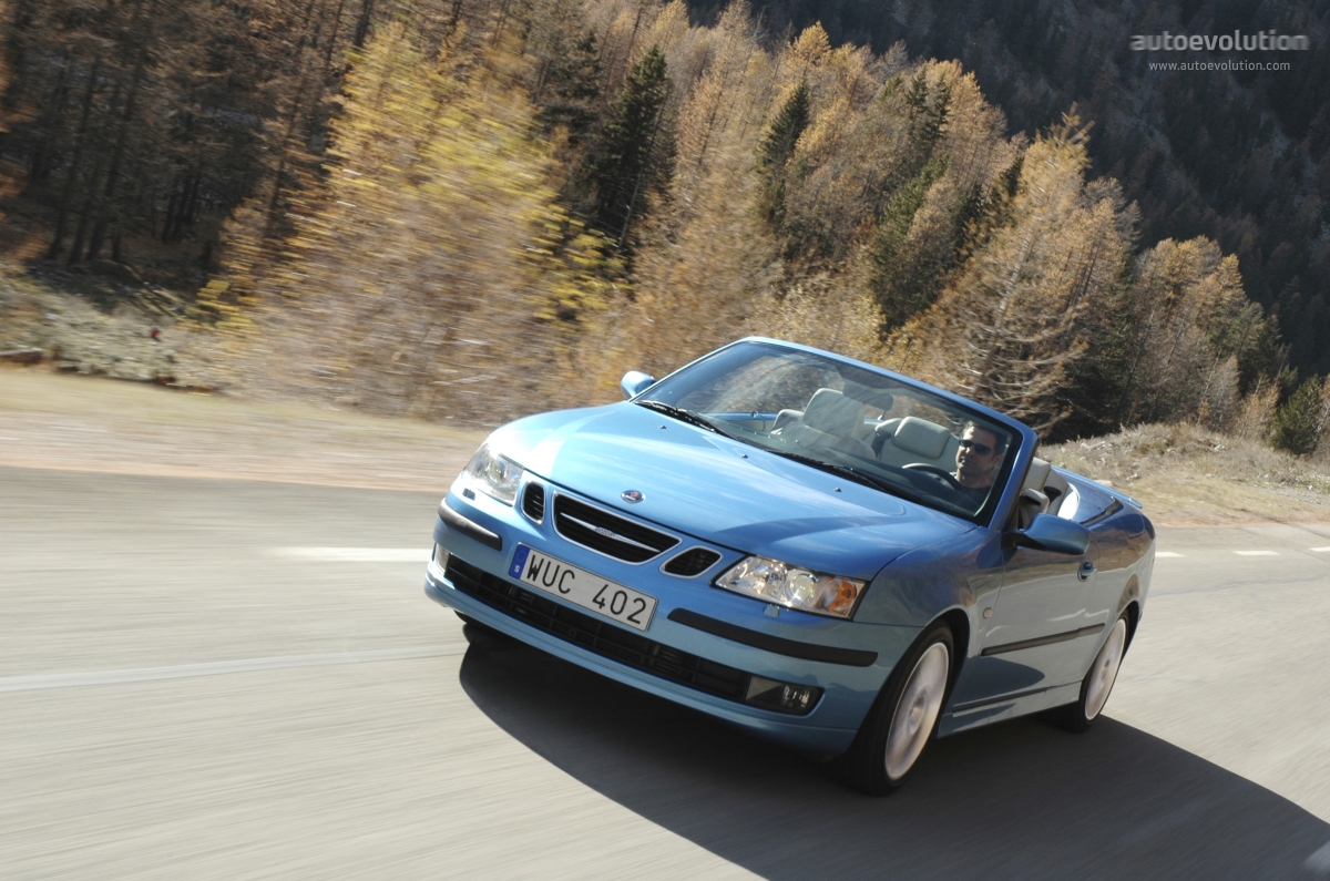 Saab 9-3 Convertible photo 2
